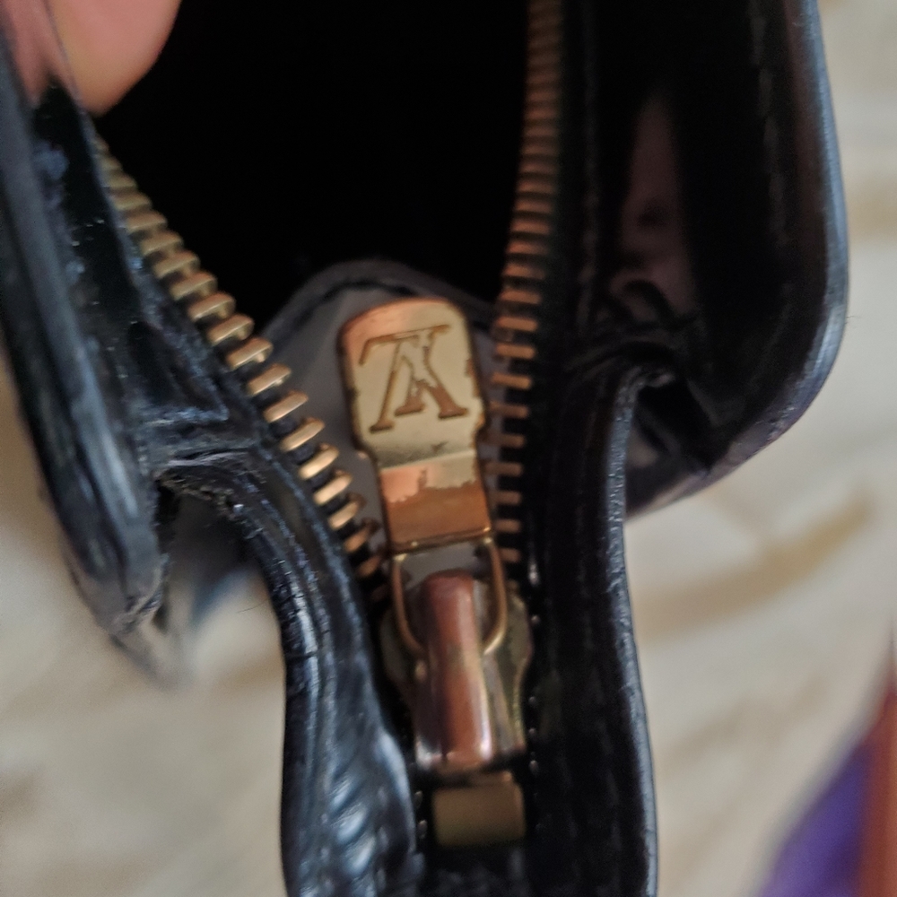 Louis Vuitton Epi leather zipped pouch - Picture 7 of 9
